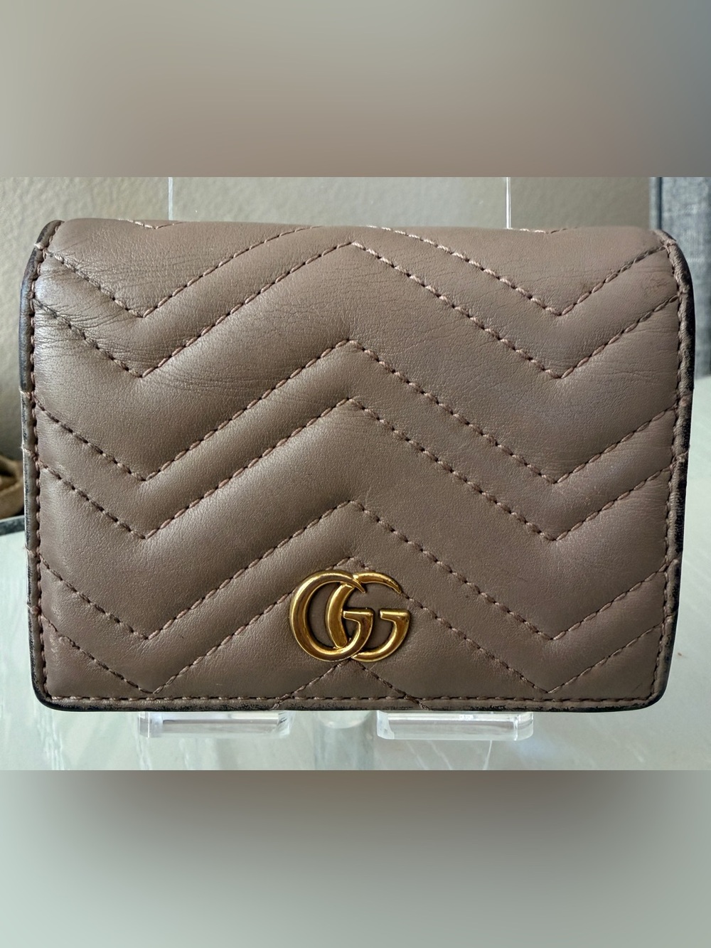 Gucci GG Marmont Chevron Leather Card Holder Wallet – Taupe